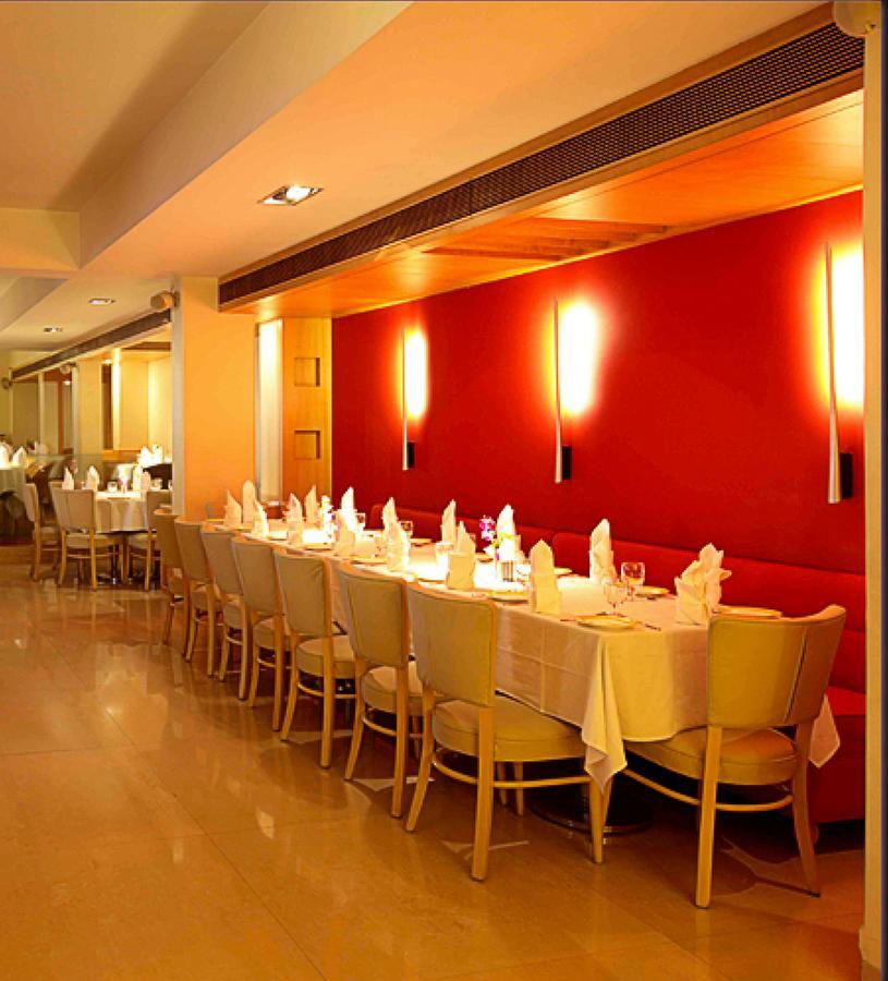 The Royal Orchid Hotel, Chembur ムンバイ エクステリア 写真