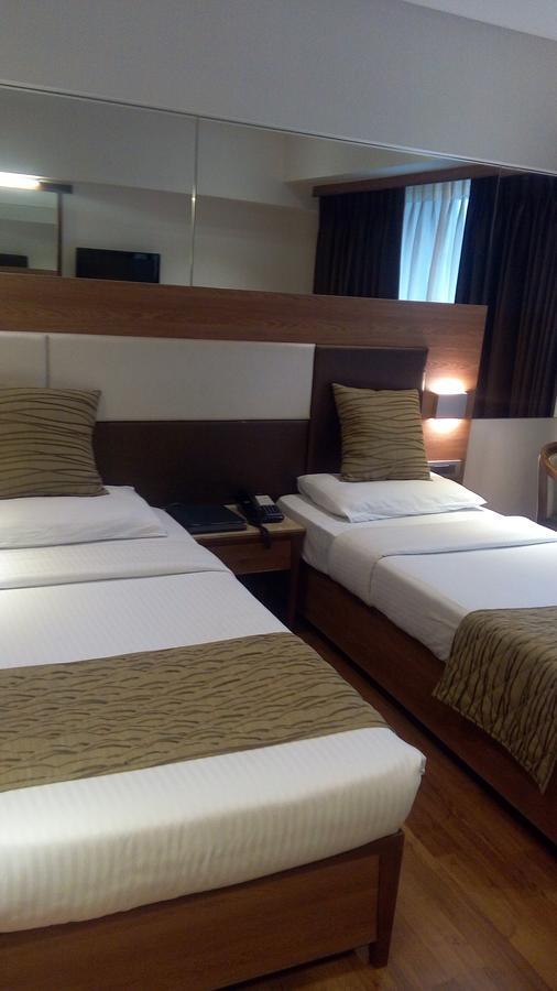 The Royal Orchid Hotel, Chembur ムンバイ エクステリア 写真