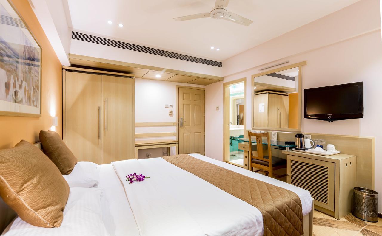 The Royal Orchid Hotel, Chembur ムンバイ エクステリア 写真