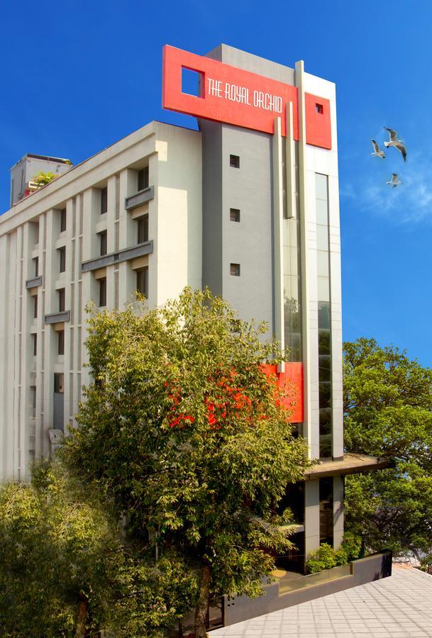 The Royal Orchid Hotel, Chembur ムンバイ エクステリア 写真